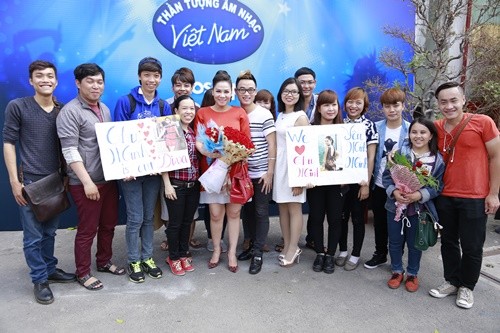 Thu Minh xach tui nua ty di cham thi Vietnam Idol 2015-Hinh-8